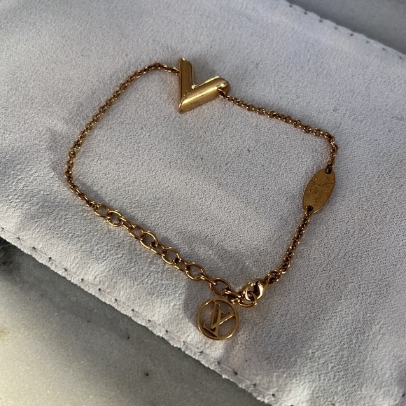 Louis Vuitton Essential V Station Bracelet - Picture 3 of 8